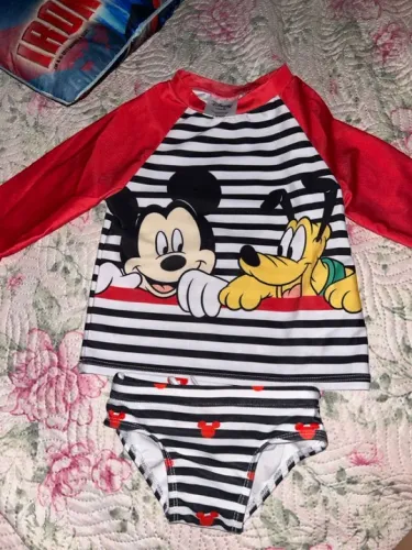 Conjunto de praia Mickey e Pluto - Tamanho 2 anos