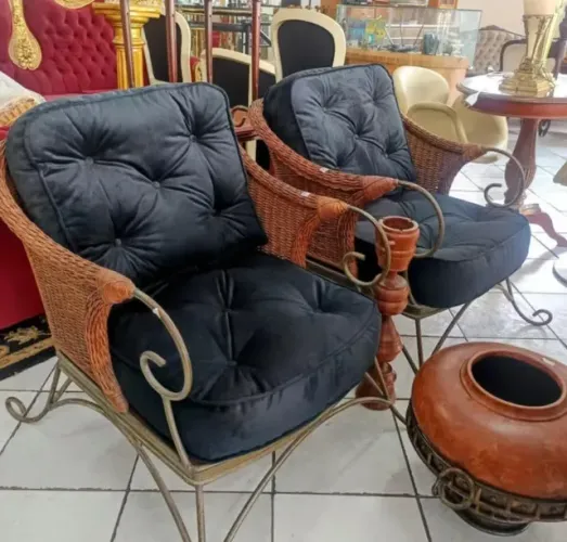 Par de Poltronas em ferro todo trabalhado artesanal