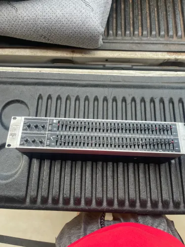 Equalizador Behringer Ultragraph Pro FBQ3102 usado