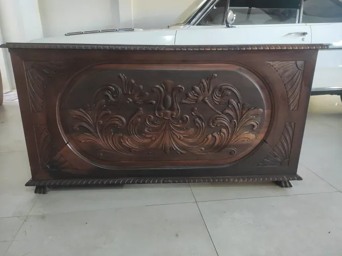 Mesa Antiga escritório Toda talhada a mão Madeira Premium em Jacarandá 