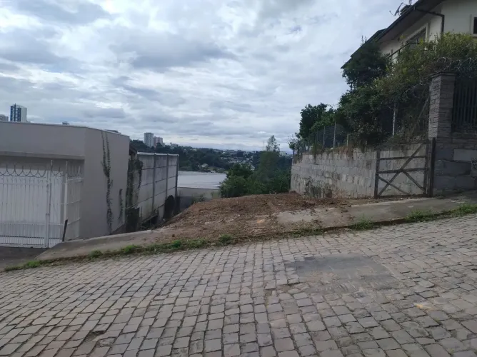 Lote/Terreno para venda possui 366 metros quadrados