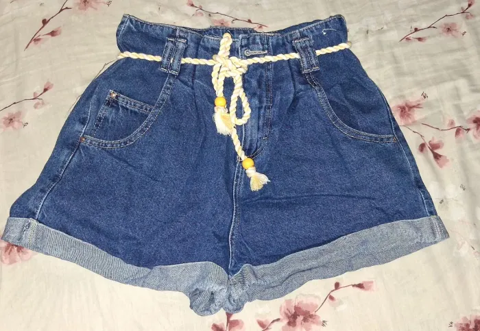 Short jeans
