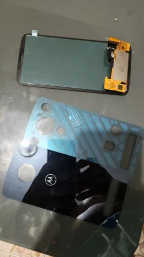 Display moto z3 play