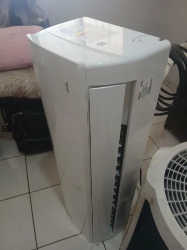 Vendo Ar-condicionado Philco 24 mil btus Apenas 4 meses de uso. Muito vem conservado.