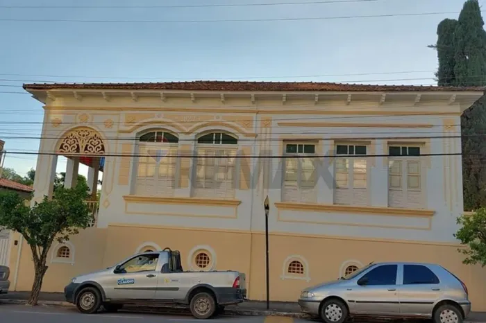 Casa histórica em Cláudio/MG: conforto e charme!