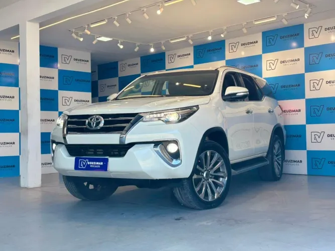 Toyota Hilux SW4 SRX 4X4 2.8 TDI 16V Dies. Aut. 2017
