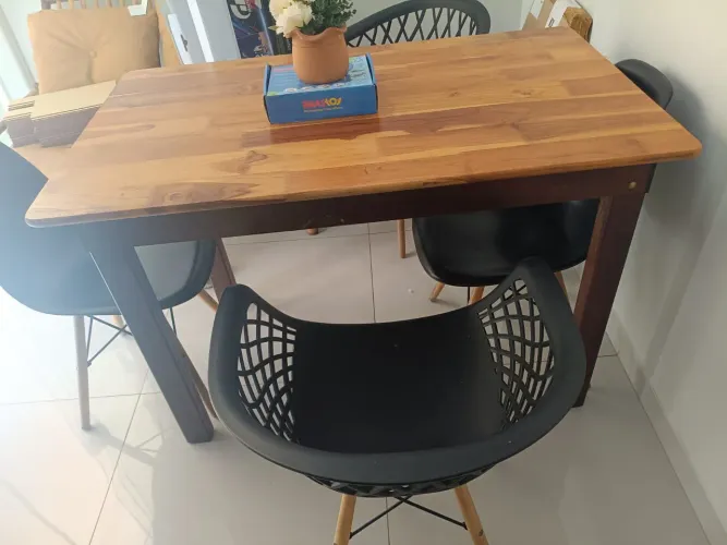 Mesa com cadeira 04 cadeira