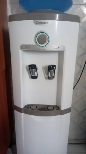 Bebedouro elétrico 