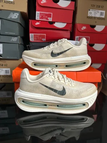 Sneaker Nike Vomero Premium Pale Ivory Jade Horizon na caixa - tam 40BR, legítimo ID 1313