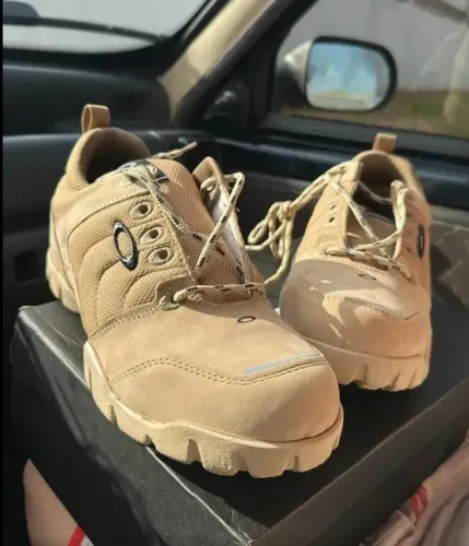 Tenis Okley Refletivo Halftrack Low Resistente Adventure