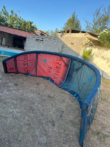 Kite airush 10m 2022 com barra