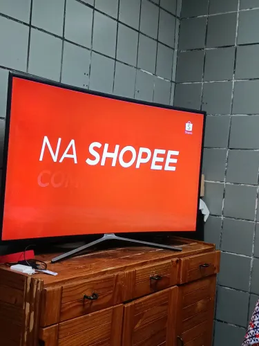 Vendo uma tv 49 polegadas de marca Samsung tela curvada 