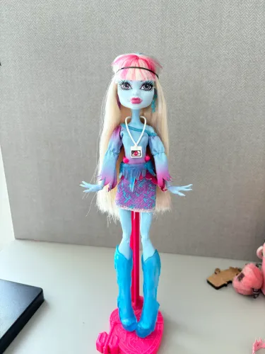 Monster high ebby