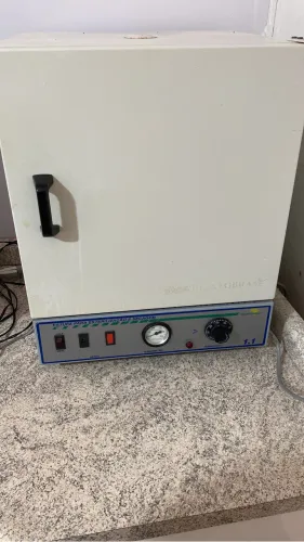 Estufa para esterilização e secagem 