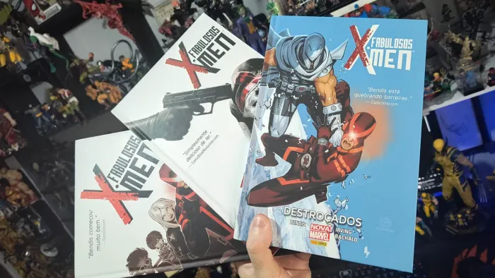 Coleção FABULOSOS X-MEN - NOVA MARVEL - REVOLUÇÃO; O BOM, O MAU E O INUMANO; DESTROÇADOS
