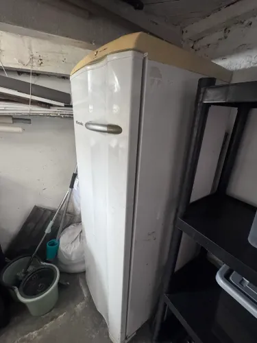 Freezer Eletrolux leia ao anúncio