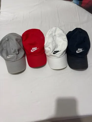 Boné Nike Club