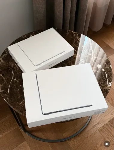 MacBook Air 13 inch & M5 RAM & 512 SSD
