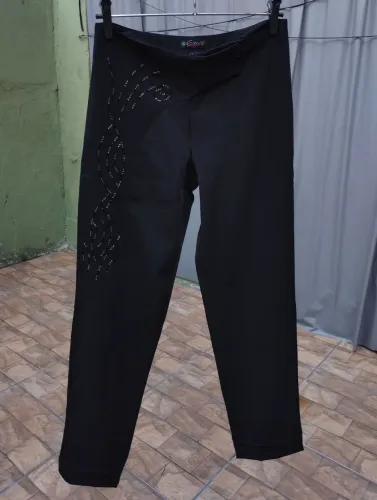 Calça Social Preta com Missangas 