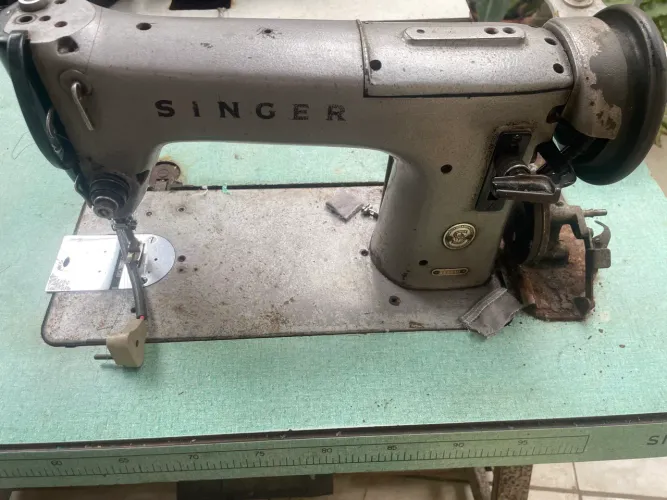 Máquina Singer industrial + 2 overloques