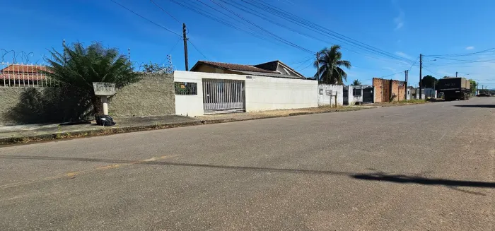 VENDO ESTA CASA EM ARIQUEMES-RO