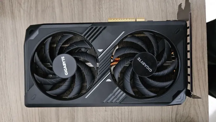 Placa de vídeo RTX 5060 8GB VRAM Gigabyte
