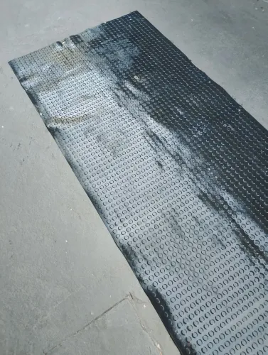 Piso moeda emborrachado 97x 297cm