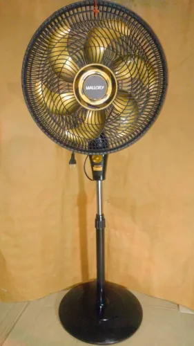 Ventilador r$160. Funcionando muito bem. Entrega.