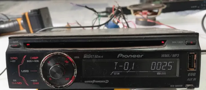 Rádio Pioneer só funciona saída RCA USB cd FM ok