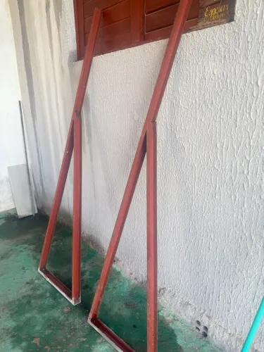 Mão francesa de barra de ferro reforçada