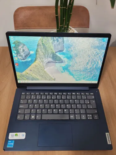 Notebook Lenovo i3 últimas gerações