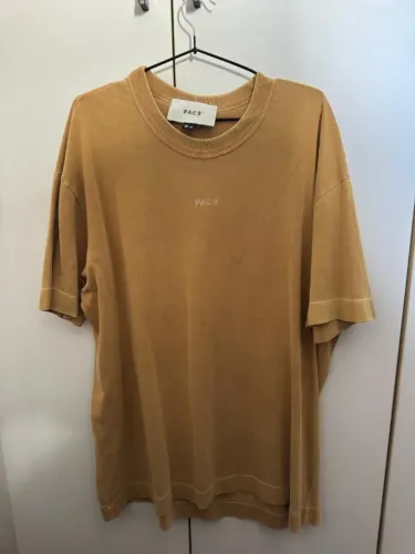 Camiseta pace bege
