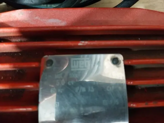 Motor elétrico trifásico WEG 5 CV