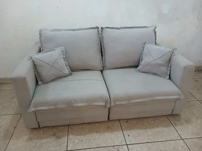 Sofá retrátil de linho