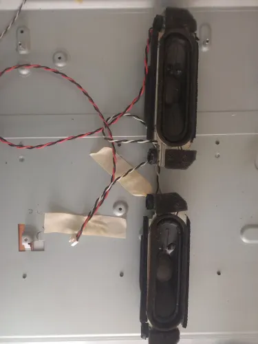 Alto falante Tv Philips 43PFG510078 funcionando
