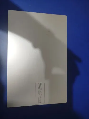 ASUS Vivobook Go 15 E1504GA com Intel Core i3-N305 4 GB de RAM.