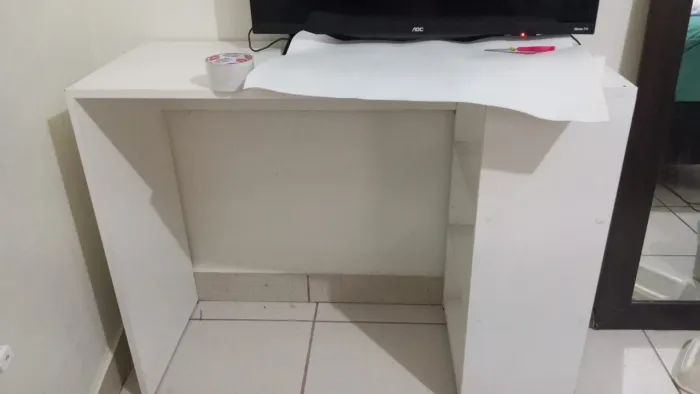 Vende-se escrivaninha 