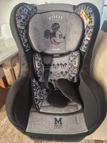 Vende-se Cadeirinha de Carro, tipo Universal, Mickey Mania, 15kg a 25kg