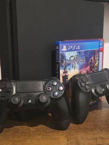 Ps4 slim (semi novo)