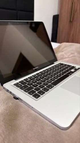 MacBook core i7 Pro 13.3 polegadas 12GB de RAM