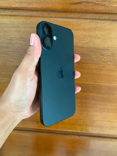 iPhone 16 Plus