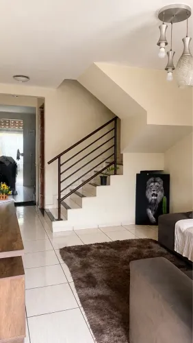Alugo casa duplex com garagem em nilópolis