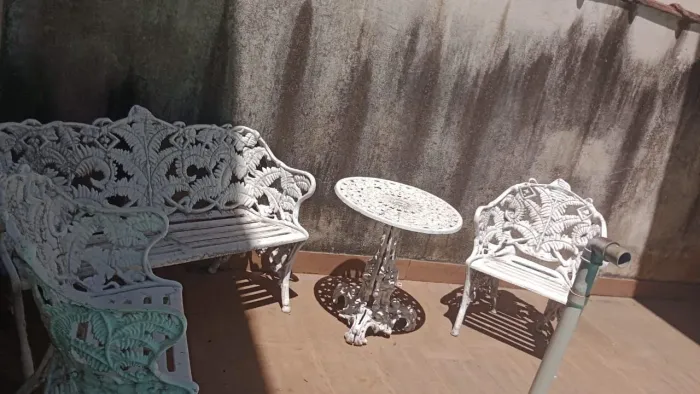 Conjunto mesa de ferro de quintal relíquia
