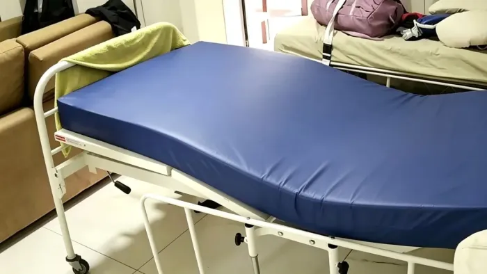Colchão para cama hospitalar