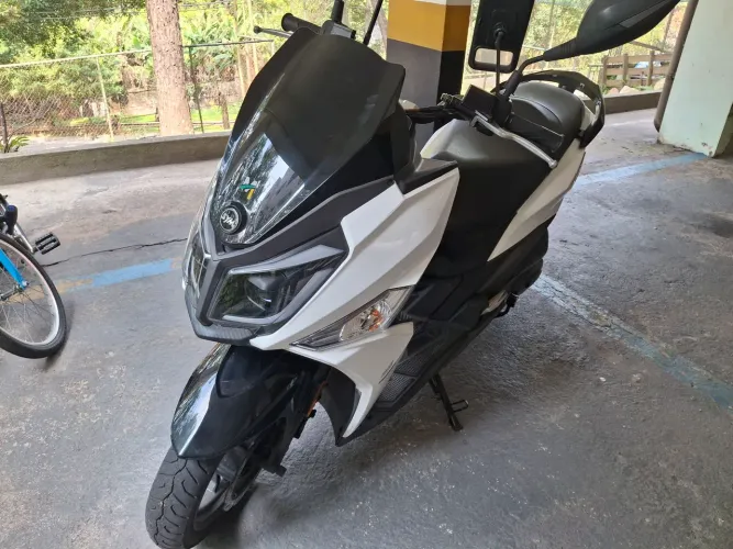 Scooter Dafra Cruysim 150cc 2024 - Baixo km