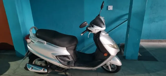 Vende - se Burgman Automática
