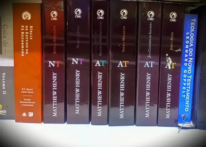 Comentário bíblico completo Mathew Henry.