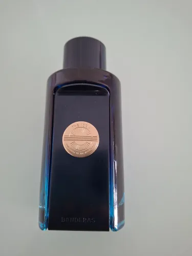 Perfume the icon banderas