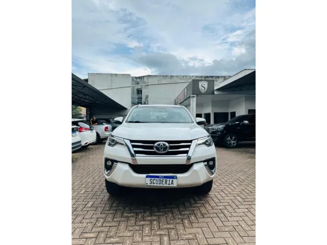 Toyota Hilux SW4 4X4 2.8 Diesel 2019