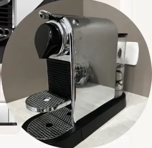 CAFEIRA NESPRESSO CITIZ INOX 110v OPORTUNIDADE